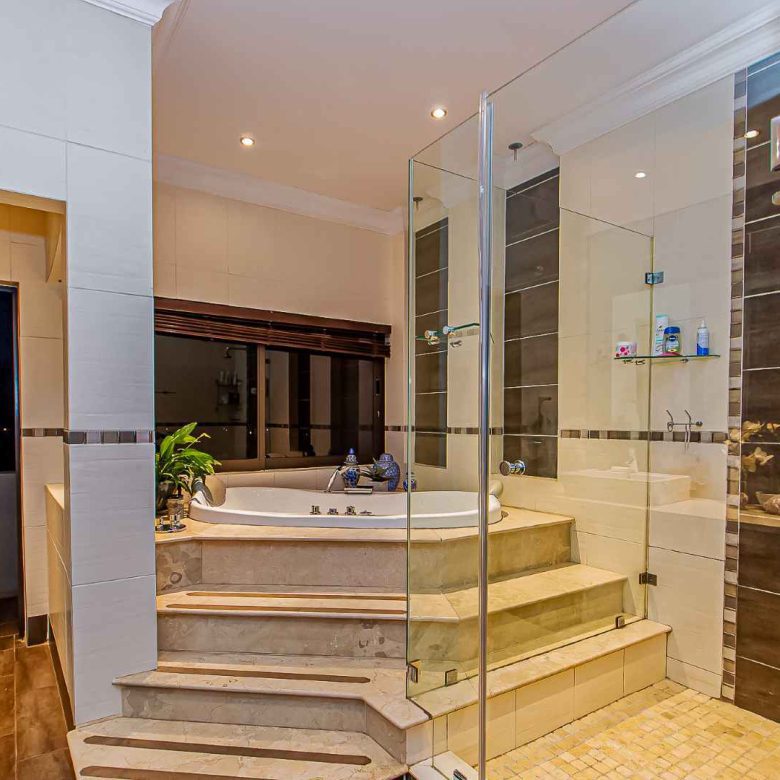 Luxury Auction in Bassonia Estate – A Rare Opportunity