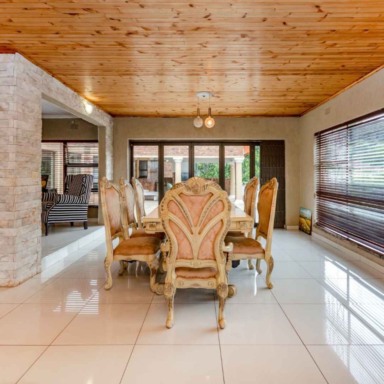 Glenvista – Home with Breathtaking Views and Two Flatlets
