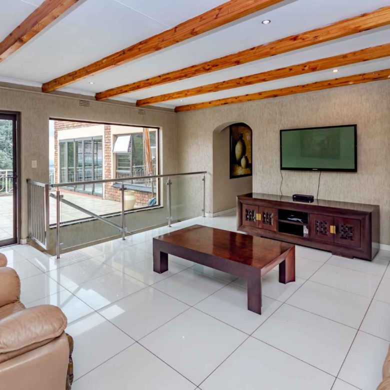 Glenvista – Home with Breathtaking Views and Two Flatlets