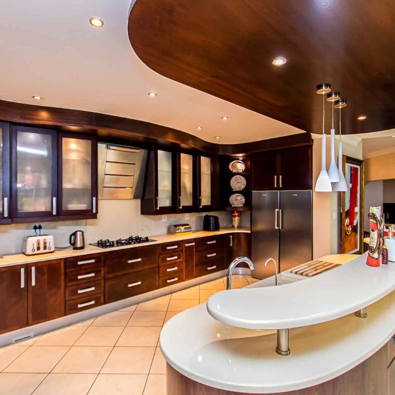 Luxury Auction in Bassonia Estate – A Rare Opportunity