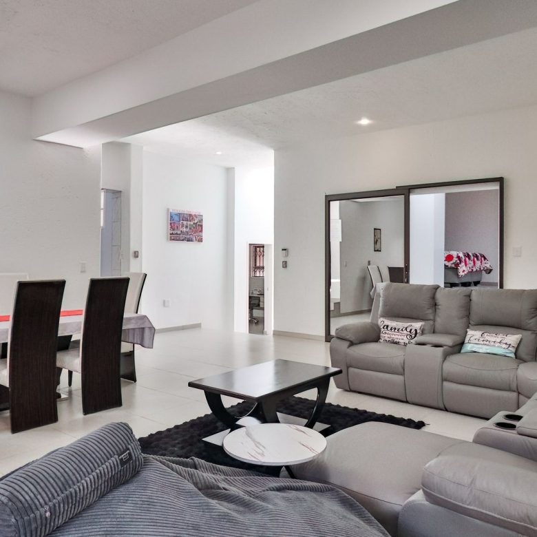 Bassonia – STYLISH 3 BEDROOM FACE-BRICK CLUSTER