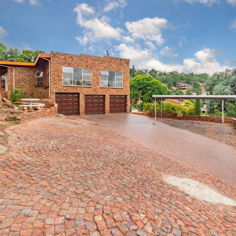 Glenvista – Home with Breathtaking Views and Two Flatlets