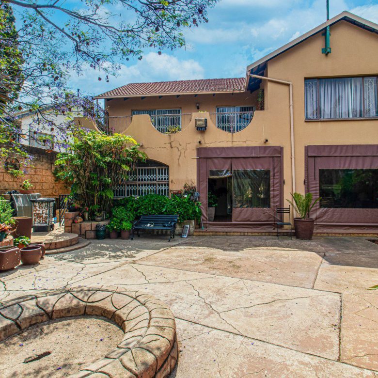 Towerby – 3 Stunning Houses on 1 Stand + Business Rights!