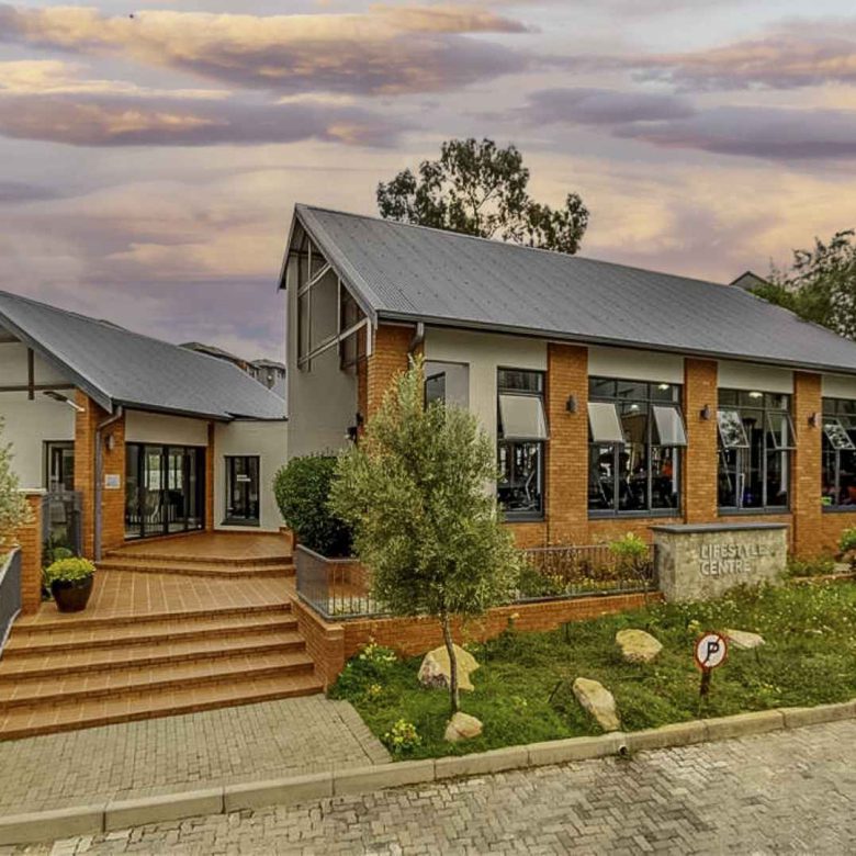 Oakdene – Impeccable 2 Bedroom Apartment!