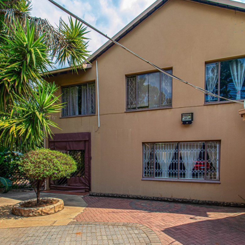 Towerby – 3 Stunning Houses on 1 Stand + Business Rights!
