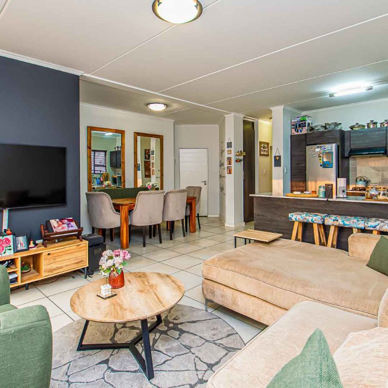 Oakdene – Impeccable 2 Bedroom Apartment!