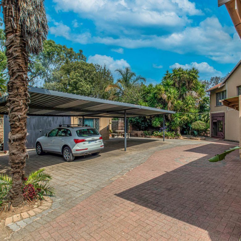 Towerby – 3 Stunning Houses on 1 Stand + Business Rights!