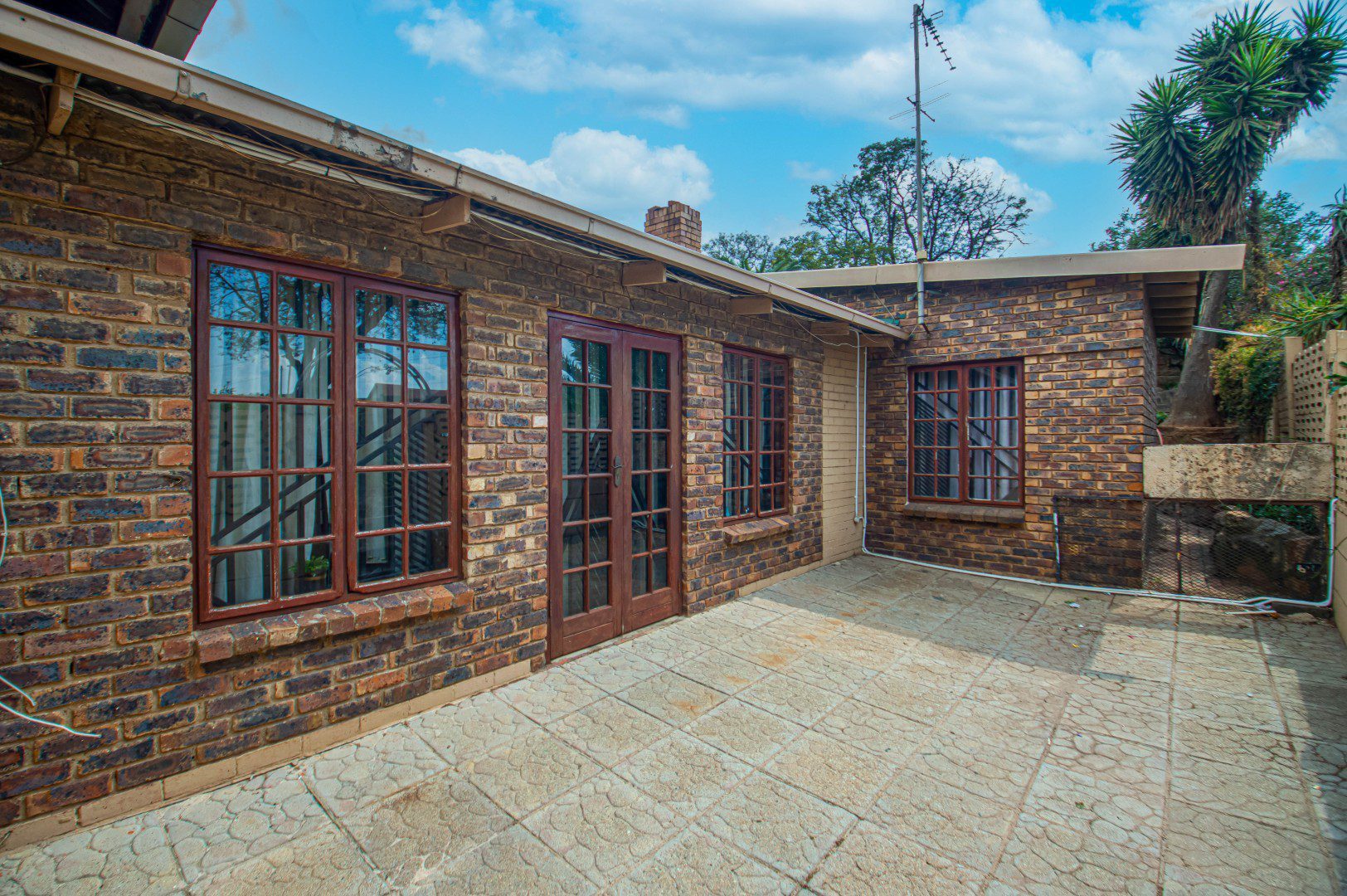 3 Towerby – 3 Stunning Houses on 1 Stand + Business Rights!