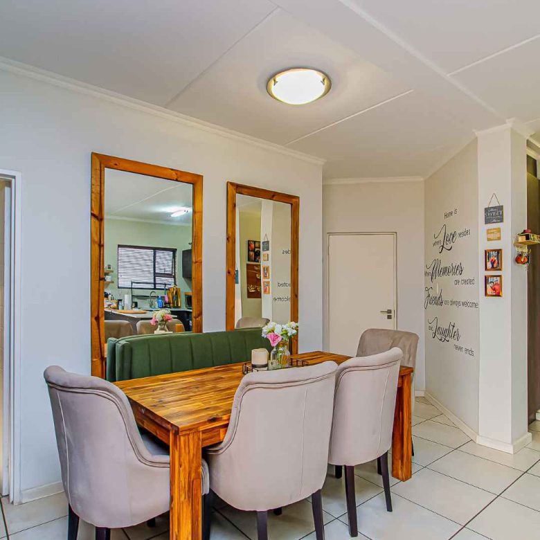 Oakdene – Impeccable 2 Bedroom Apartment!
