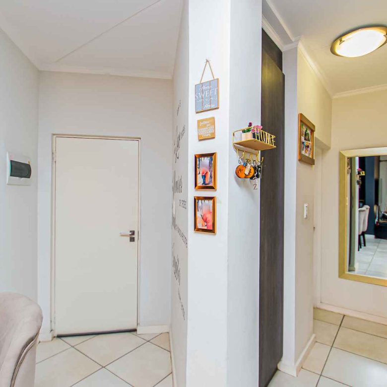 Oakdene – Impeccable 2 Bedroom Apartment!