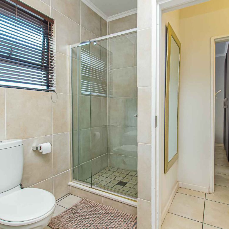 Oakdene – Impeccable 2 Bedroom Apartment!
