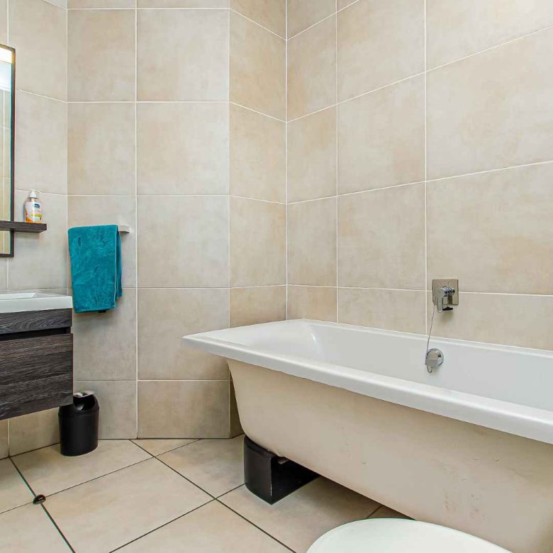 Oakdene – Impeccable 2 Bedroom Apartment!