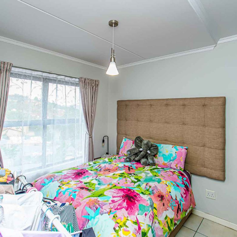 Oakdene – Impeccable 2 Bedroom Apartment!