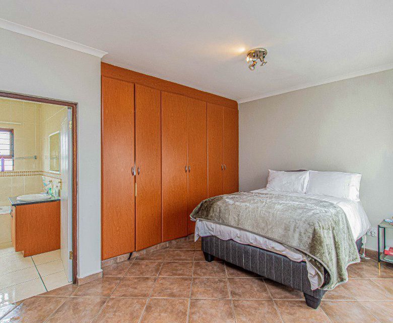 Mulbarton – Magnificent 3 Bedroom Cluster In Secure Estate                                                         