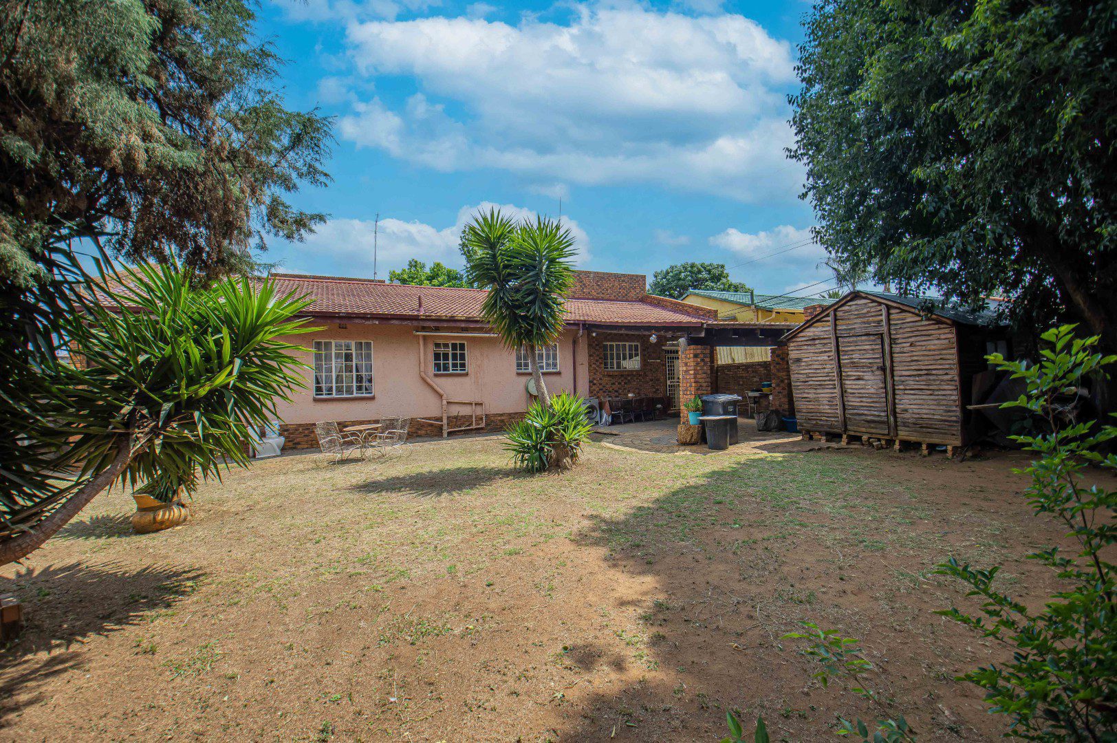12 Suideroord – Spacious 3 Bedroom Family Home