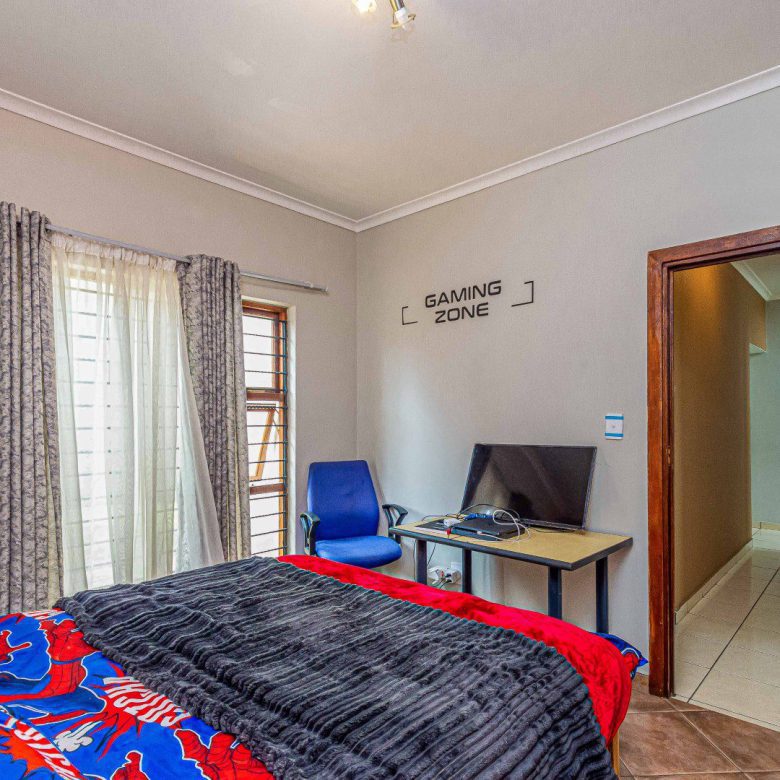 Mulbarton – Magnificent 3 Bedroom Cluster In Secure Estate                                                         