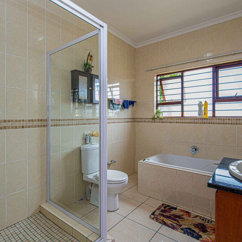 Mulbarton – Magnificent 3 Bedroom Cluster In Secure Estate                                                         