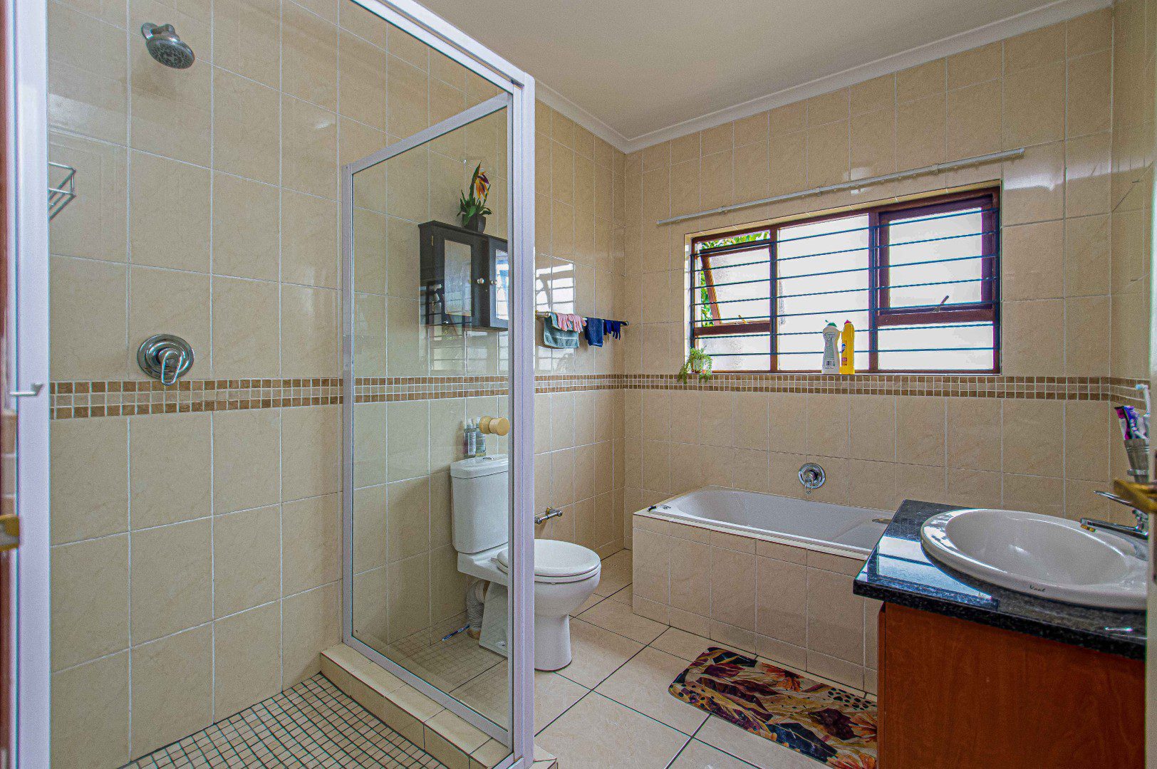 14 Mulbarton – Magnificent 3 Bedroom Cluster In Secure Estate