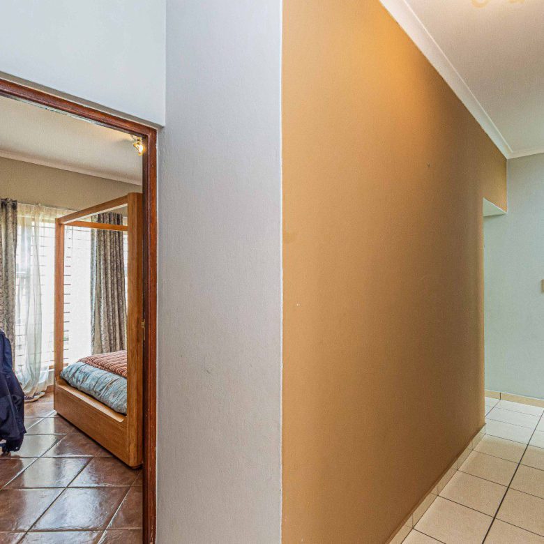 Mulbarton – Magnificent 3 Bedroom Cluster In Secure Estate                                                         