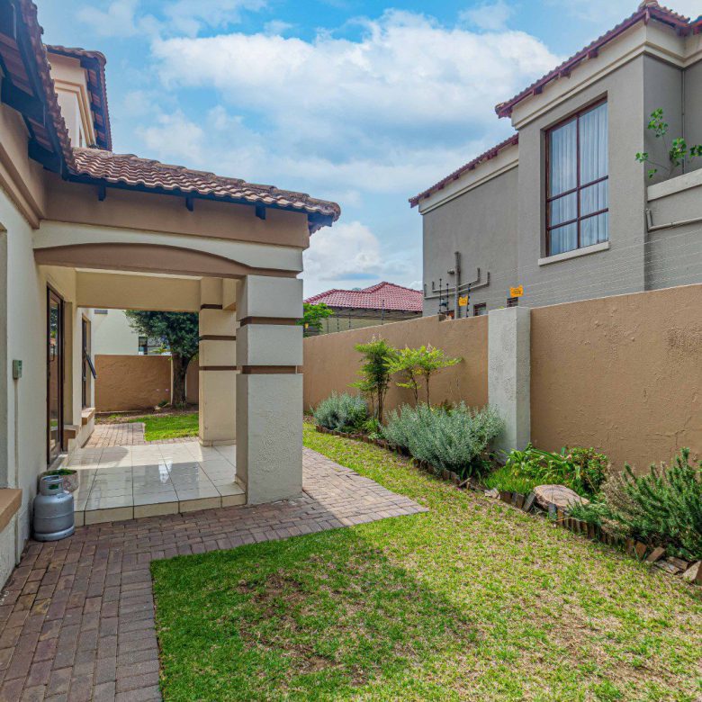 Mulbarton – Magnificent 3 Bedroom Cluster In Secure Estate                                                         