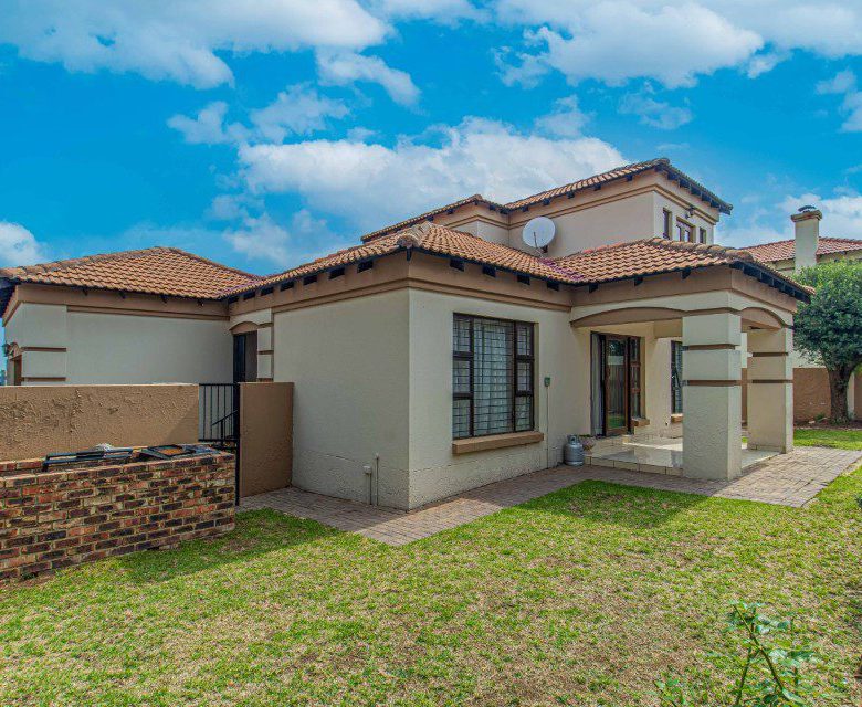 Mulbarton – Magnificent 3 Bedroom Cluster In Secure Estate                                                         