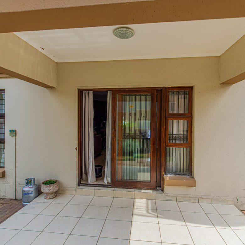 Mulbarton – Magnificent 3 Bedroom Cluster In Secure Estate                                                         