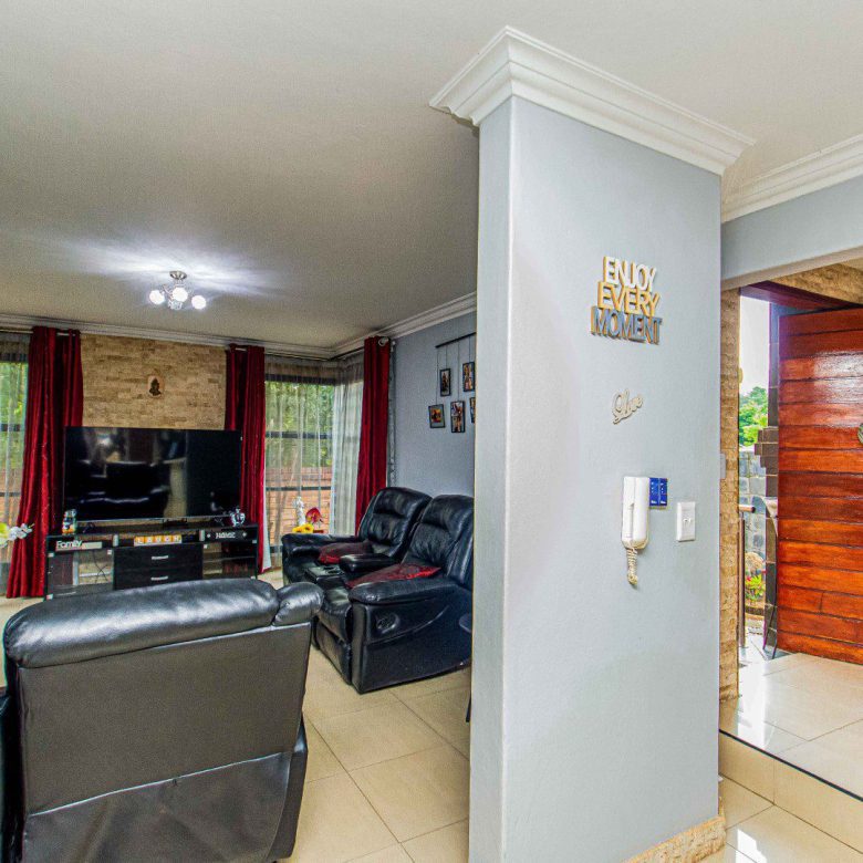 Glenvista – Elegant 3 Bedroom Cluster!