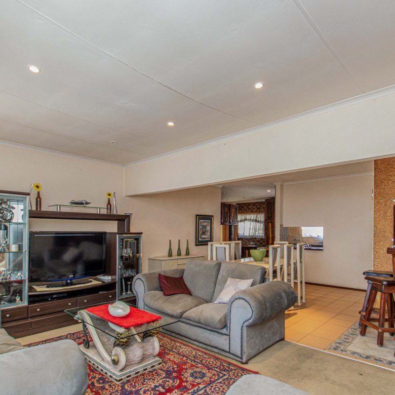 Suideroord – Spacious 3 Bedroom Family Home