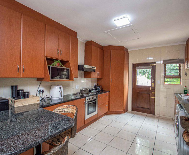 Mulbarton – Magnificent 3 Bedroom Cluster In Secure Estate                                                         