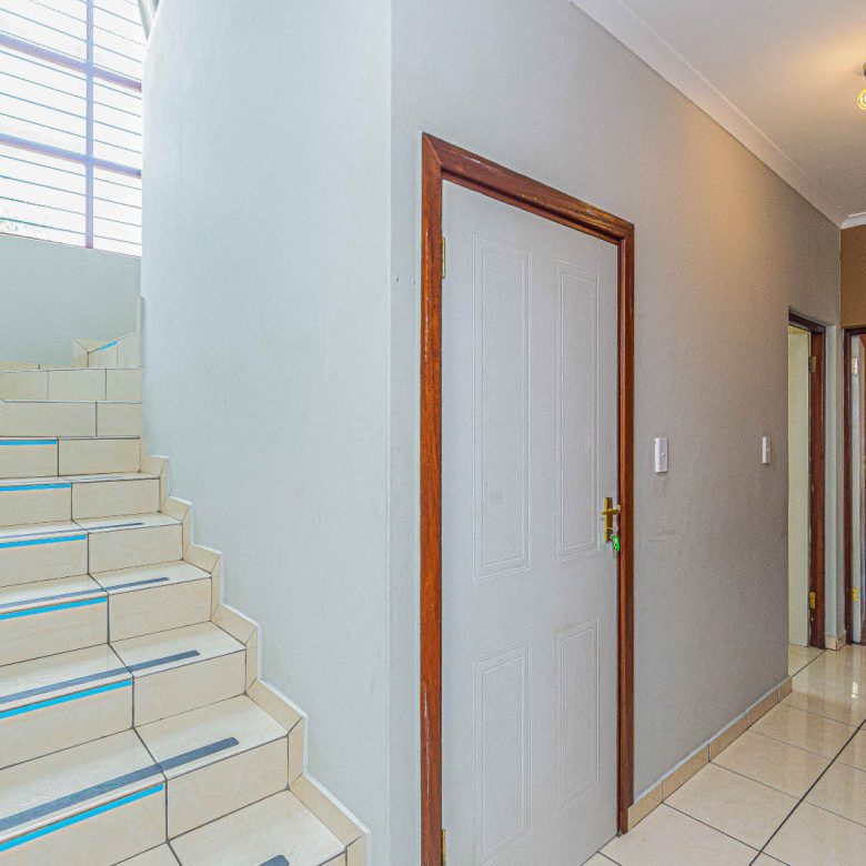 Mulbarton – Magnificent 3 Bedroom Cluster In Secure Estate                                                         
