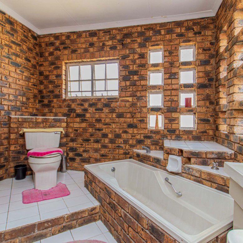 Suideroord – Spacious 3 Bedroom Family Home
