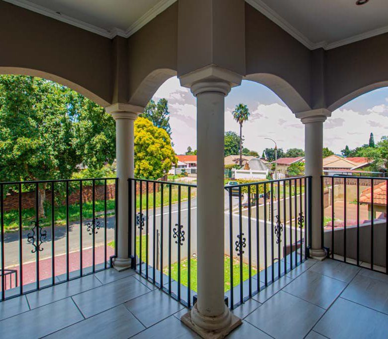 Boksburg – 6 Bedroom Double Storey House