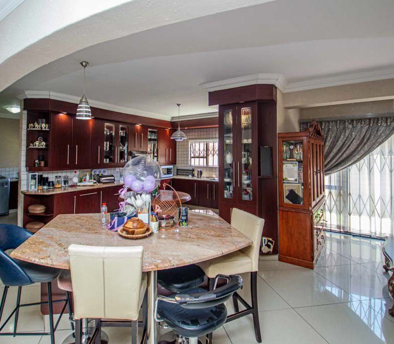 Boksburg – 6 Bedroom Double Storey House