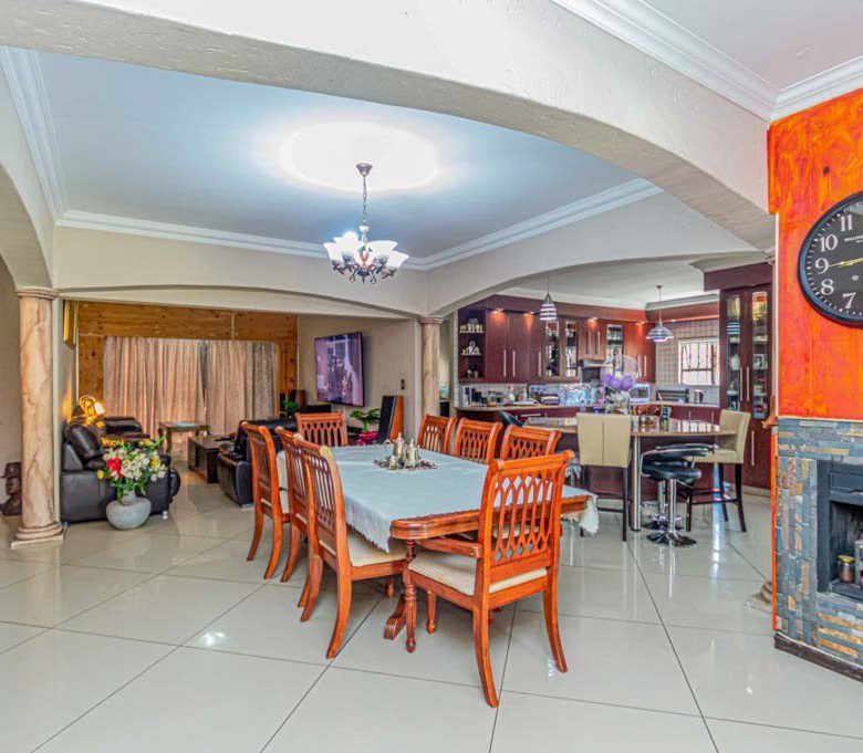 Boksburg – 6 Bedroom Double Storey House