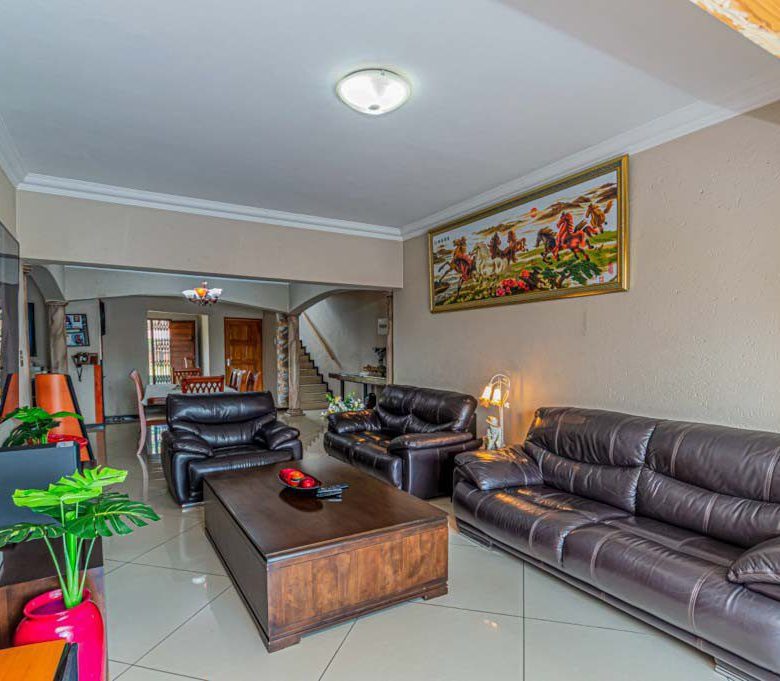 Boksburg – 6 Bedroom Double Storey House