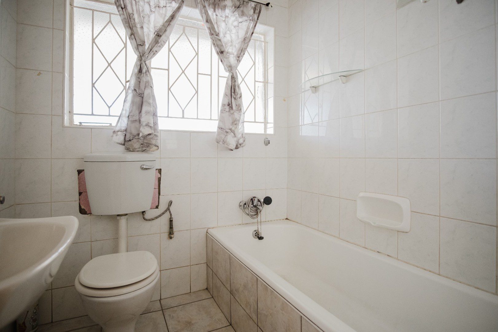 Roseacre | 3 Bed Home with 2 Flatlets