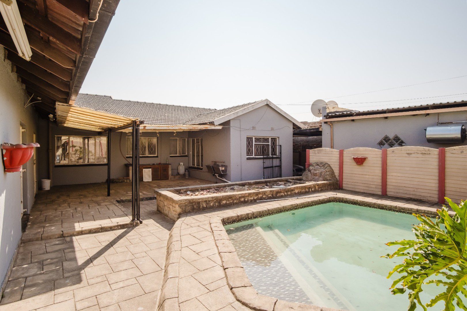 Roseacre | 3 Bed Home with 2 Flatlets