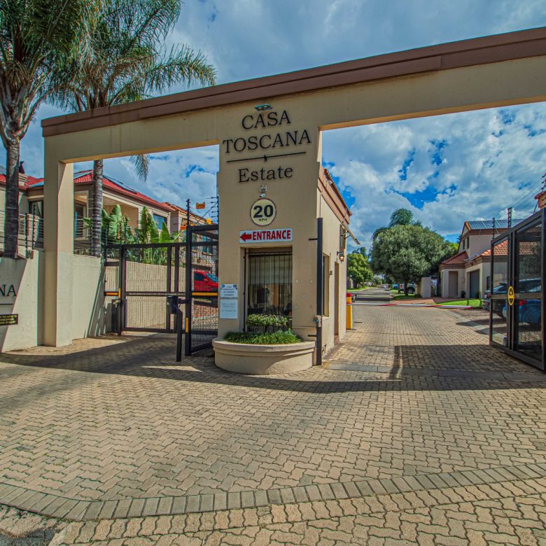 Glen Marais | 5 Bedroom Home in Casa Toscana Estate