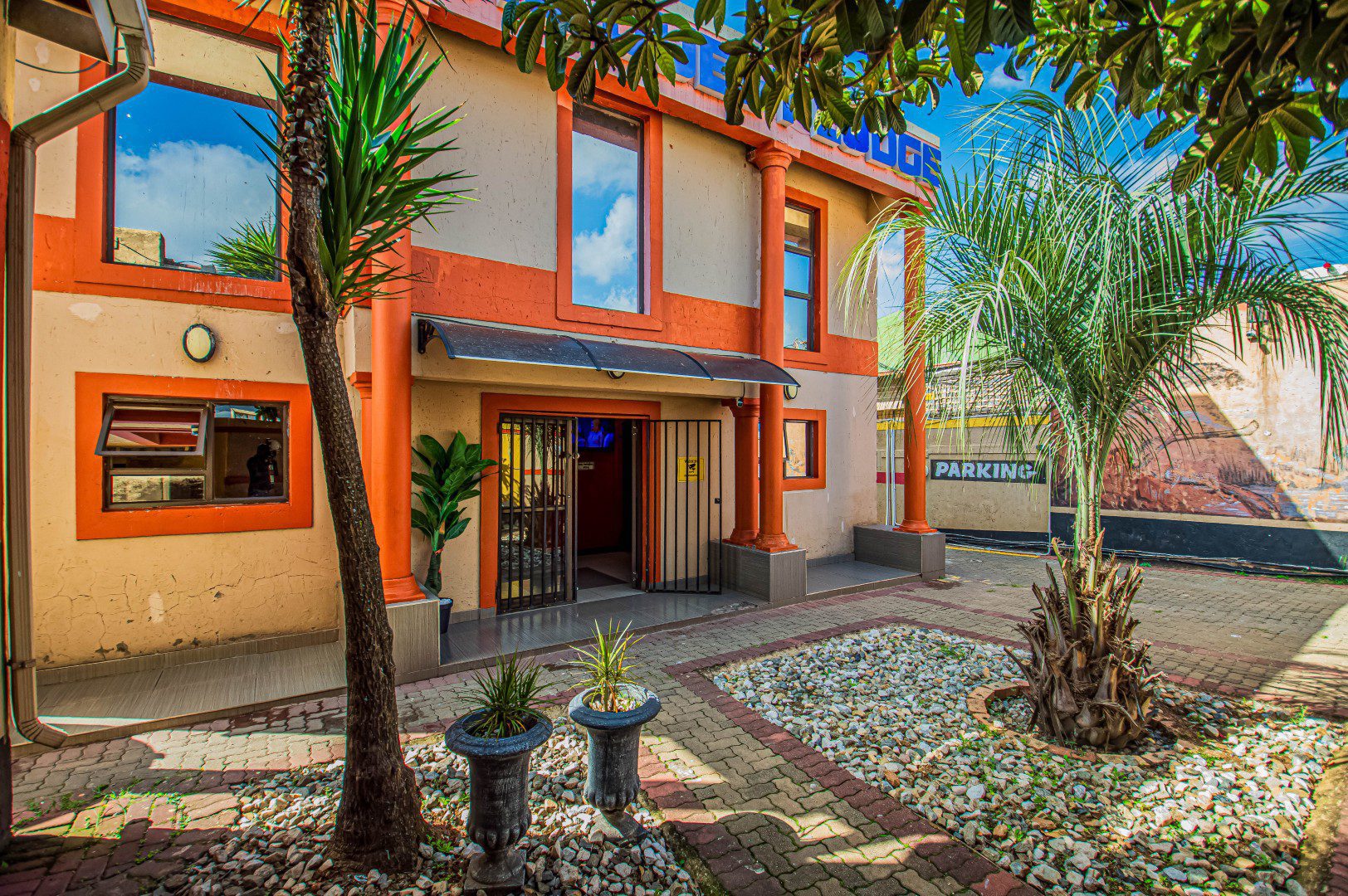 Rosettenville | 20 Room Income-Generating Guest Lodge