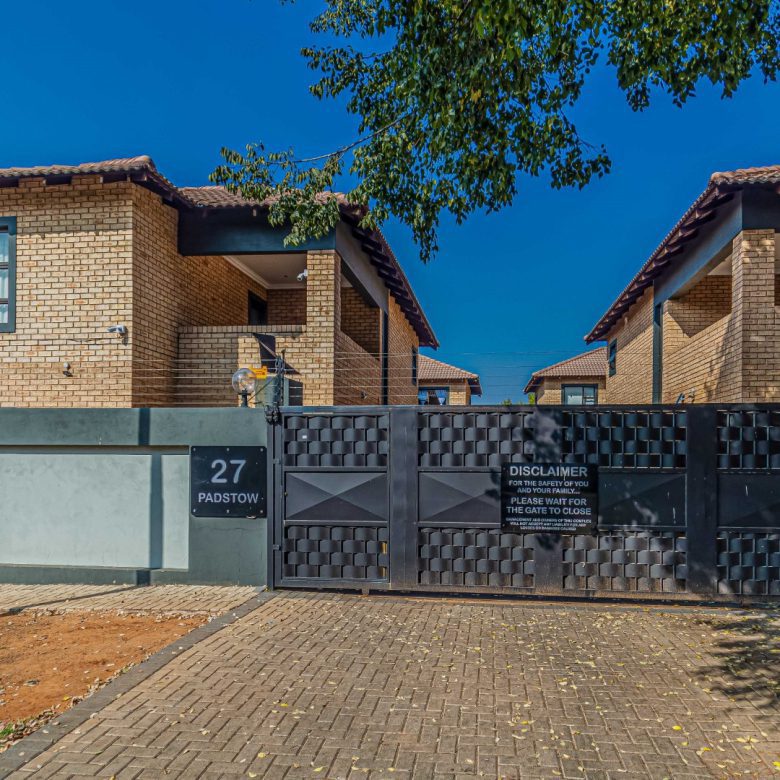 New Redruth | Fully Let 4 Cluster Complex