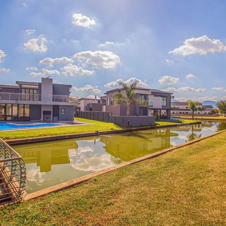 Hartbeespoort | Architectural 5 Bed Waterfront Masterpiece