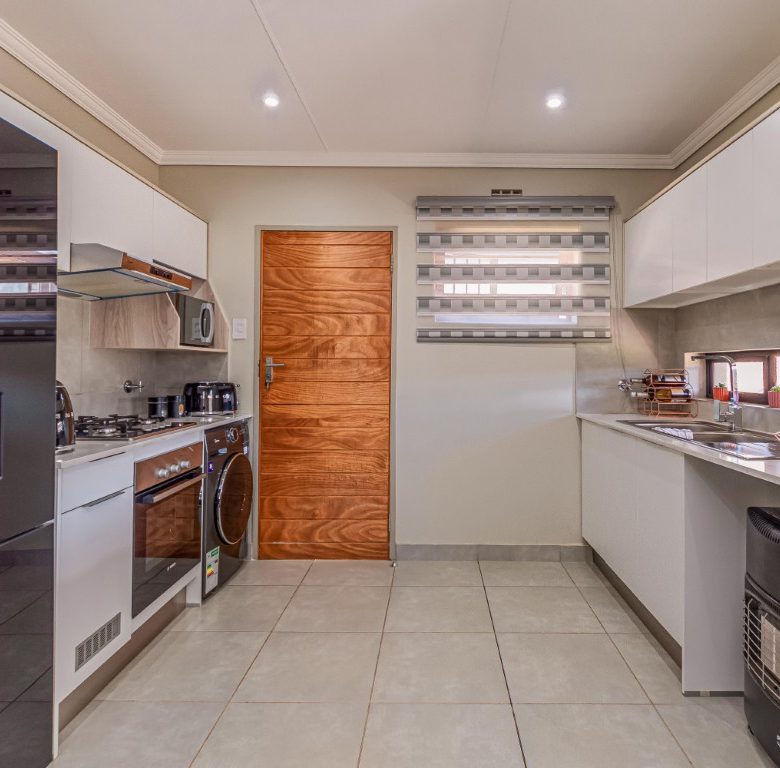 Lion Pride | Exclusive 3 Bedroom Family Home