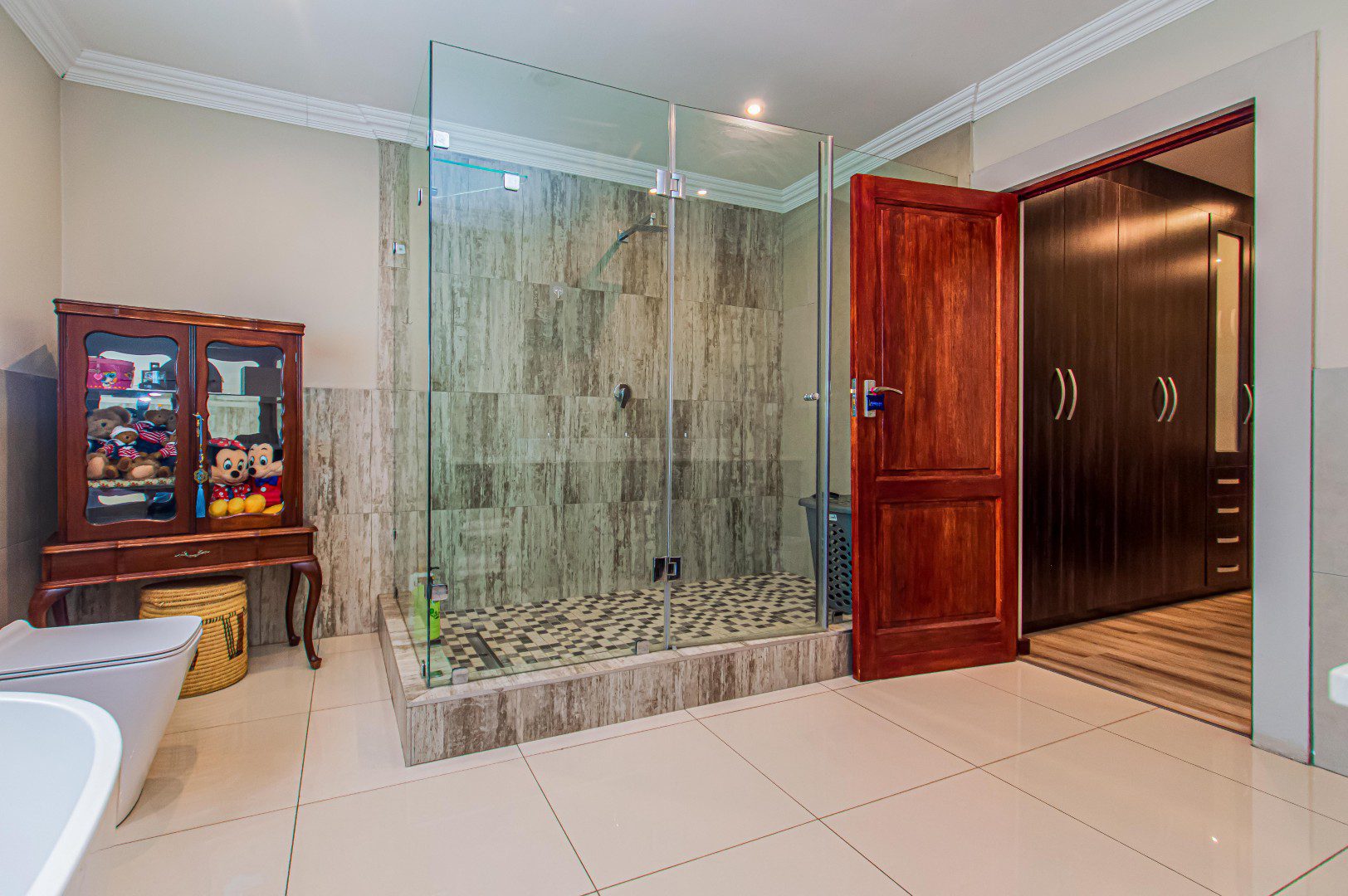Bedfordview | Luxury 5 Bedroom Cluster in Secure Estate