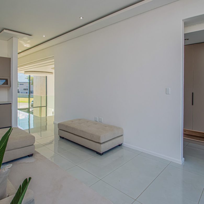 Hartbeespoort | Architectural 5 Bed Waterfront Masterpiece