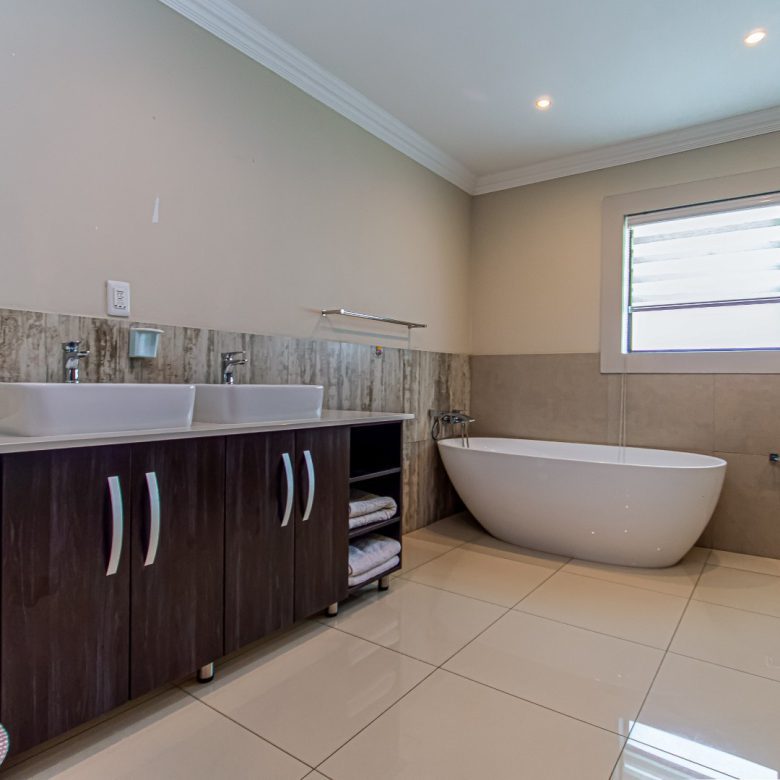 Bedfordview | Luxury 5 Bedroom Cluster in Secure Estate