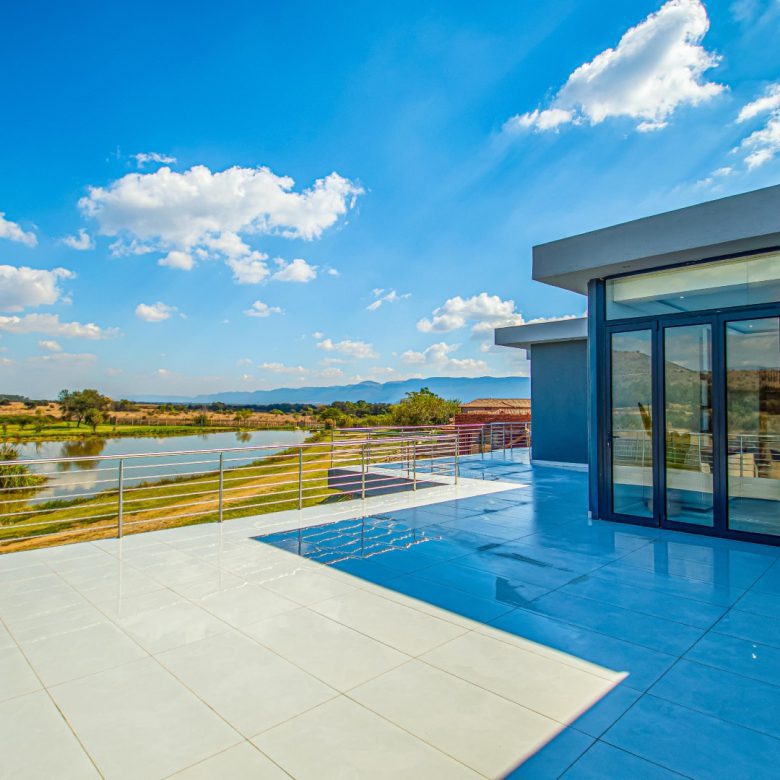 Hartbeespoort | Architectural 5 Bed Waterfront Masterpiece