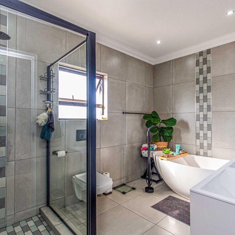 New Redruth | Fully Let 4 Cluster Complex