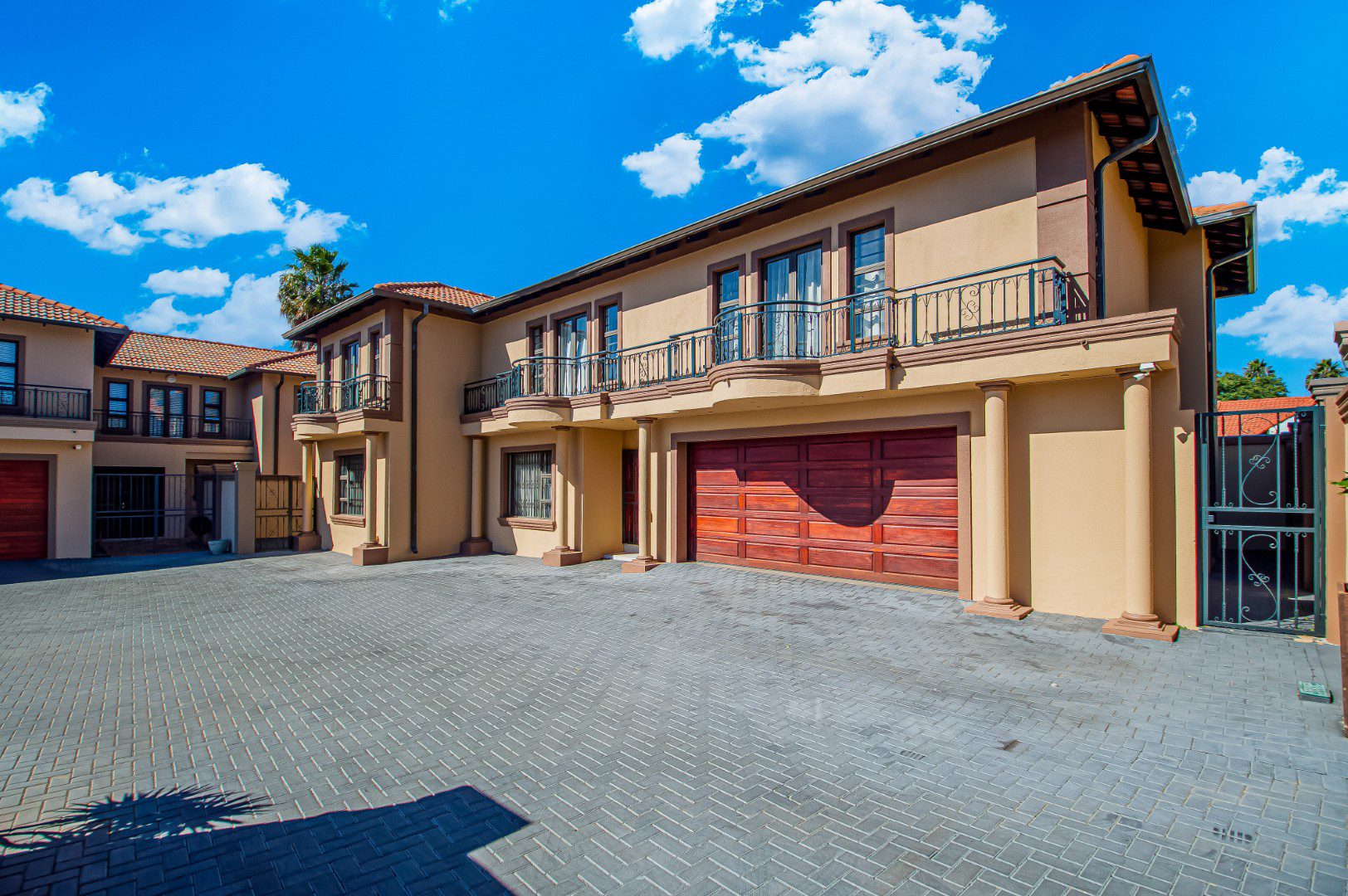 Bedfordview | Luxury 5 Bedroom Cluster in Secure Estate