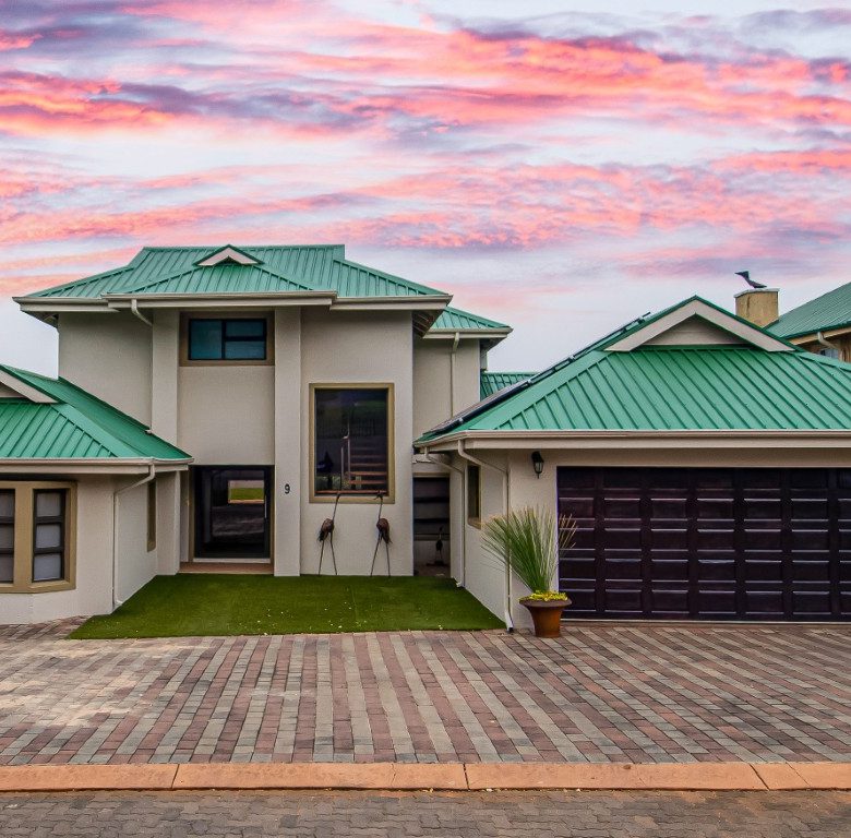 Caribbean Beach Club Estate | Elevated 3 Bedroom Family Home