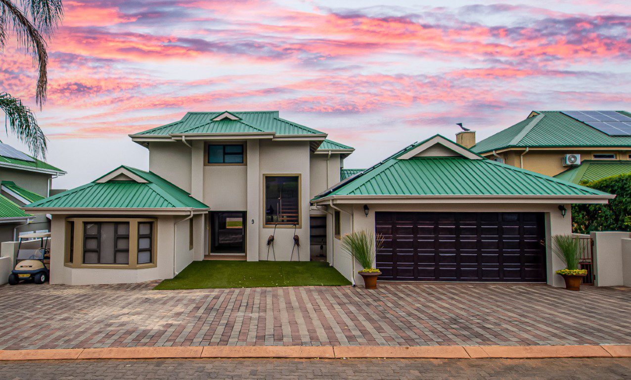 Caribbean Beach Club Estate | Elevated 3 Bedroom Family Home